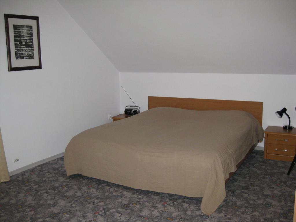 Pokoje Goscinne Pod Palmami Busko-Zdrój Kamer foto